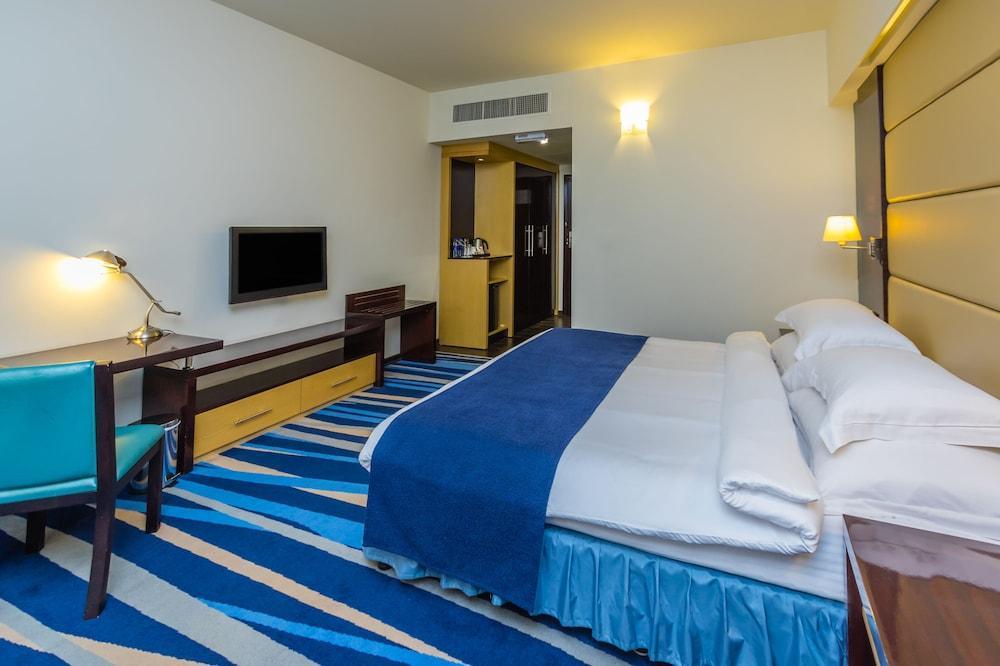 Nehal Hotel Abu Dhabi Exterior photo